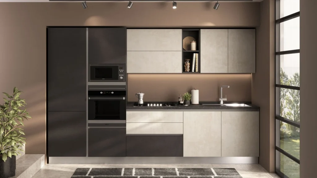 Ampia Cucina Lineare Karma Mirea: colonne scure con forni, basi e pensili beige, top nero e parete tortora.