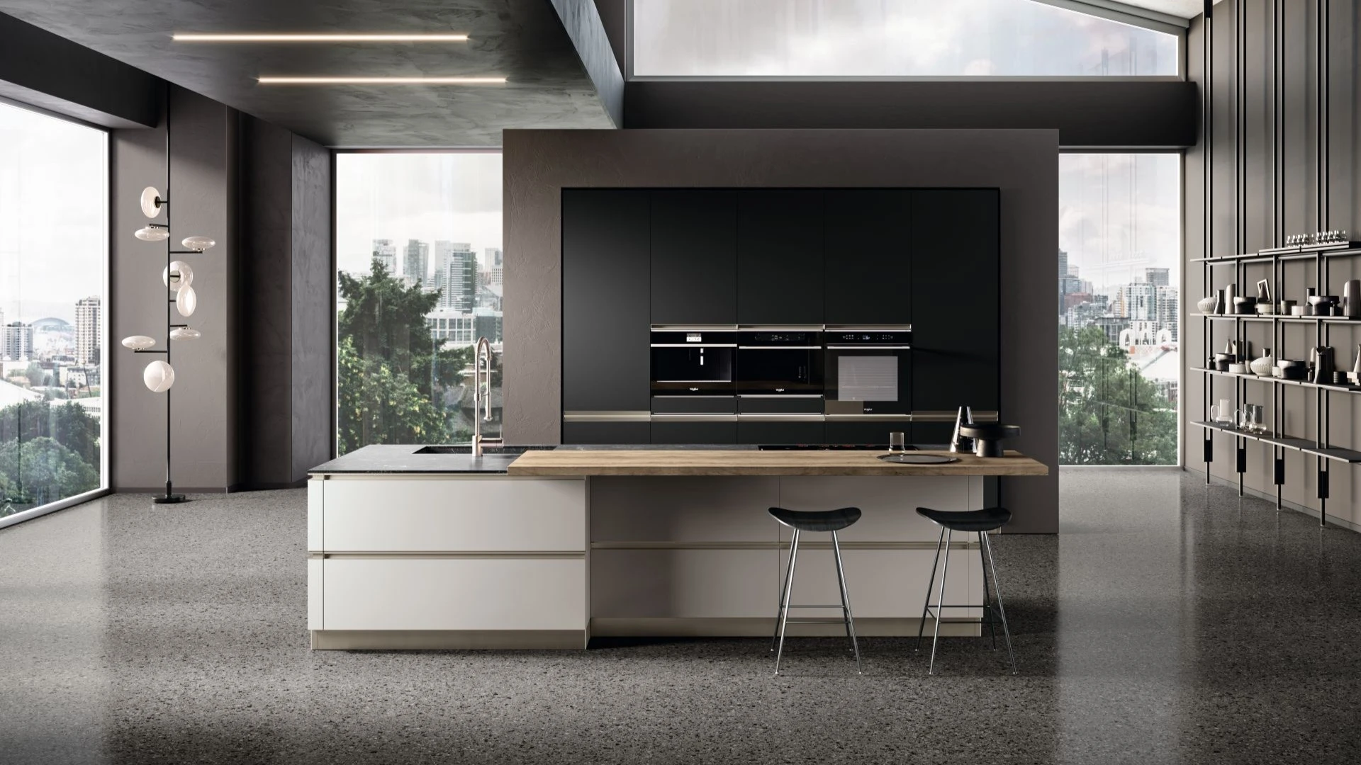 Vista orizzontale della cucina moderna con isola Moon Black di BEHOME con colonne scure, bancone in legno e sgabelli.