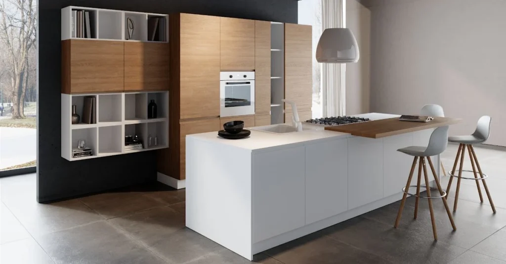 Piano snack in legno su isola cucina bianca BEHOME con sgabelli.